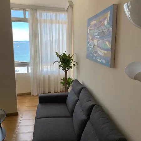 Piso En El Malecon De Riveira Con Vistas A Rias Baixas. Ideal Familias. 140m *