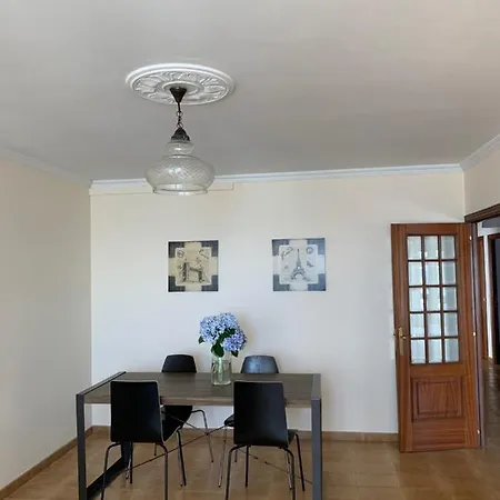 Piso En El Malecon De Riveira Con Vistas A Rias Baixas. Ideal Familias. 140m * Ribeira